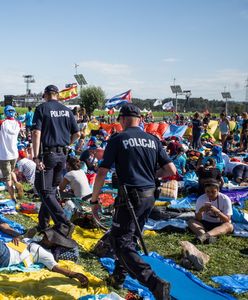 Cała prawda o pielgrzymkach. Co się dzieje po zachodzie słońca? Sprawdzamy mity