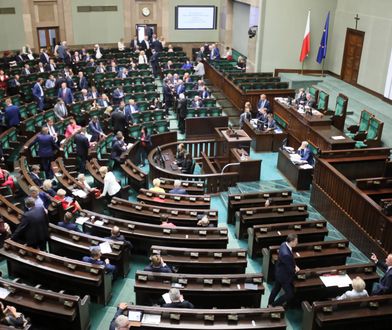 Majmurek: "Posiedzenie Sejmu przerwane. PiS znów kpi sobie z parlamentu"