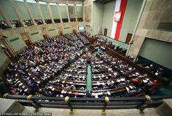 Burzliwy dzień w Sejmie. Przegłosowano ważne ustawy, a Kaczyński czytał "Atlas kotów"