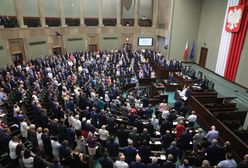 Wieczór w Sejmie pod znakiem głosowań. Przyjęto nowelizację ws. zaostrzenia kar za pedofilię