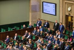 Sejm planuje wydać 2 mln złotych na nowe tablice. "Wszystkich zamurowało"