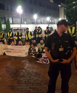 Kilkadziesiąt osób protestowało pod Sejmem