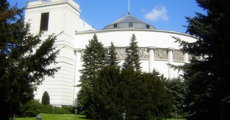 Budżet kancelarii Prezydenta oraz Sejmu i Senatu. Sejmowa komisja daje zielone światło