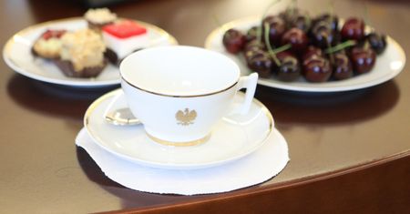 Ostatni przetarg w Sejmie. Zamówiono 10 ton słodyczy