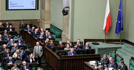 KRS. Głosowanie w Sejmie powtórzone. Rzeczniczka PiS jako powód wskazuje "chaos" i problemy techniczne