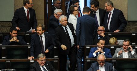Złe wieści dla PiS. Nowy sondaż