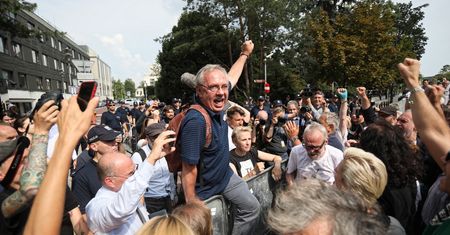 Ograniczenia w dostępie do Sejmu. "Wydawanie jednorazowych kart wstępu zawieszone"