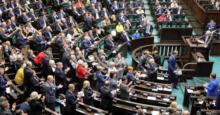 Zaufanie, złość, radość a może wstręt. Wiemy, co Polacy czują na widok czołowych polityków