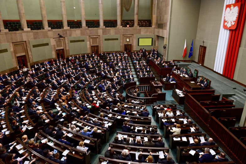 Ceny prądu. Sejm przegłosował nowelizację ustawy, uwzględnił uwagi Brukseli