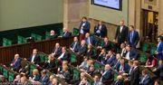Sejm planuje wydać 2 mln złotych na nowe tablice. "Wszystkich zamurowało"