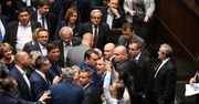 Awantura w Sejmie podczas debaty o SN. Ostre słowa Jarosława Kaczyńskiego, przepychanki przed mównicą
