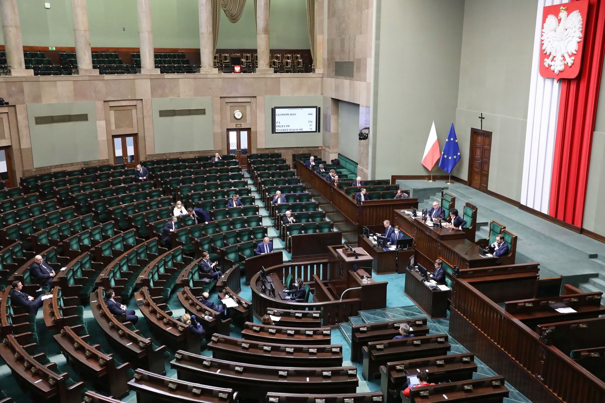 Koronawirus w Polsce. Sejm obradował ws. "Tarczy Antykryzysowej"
