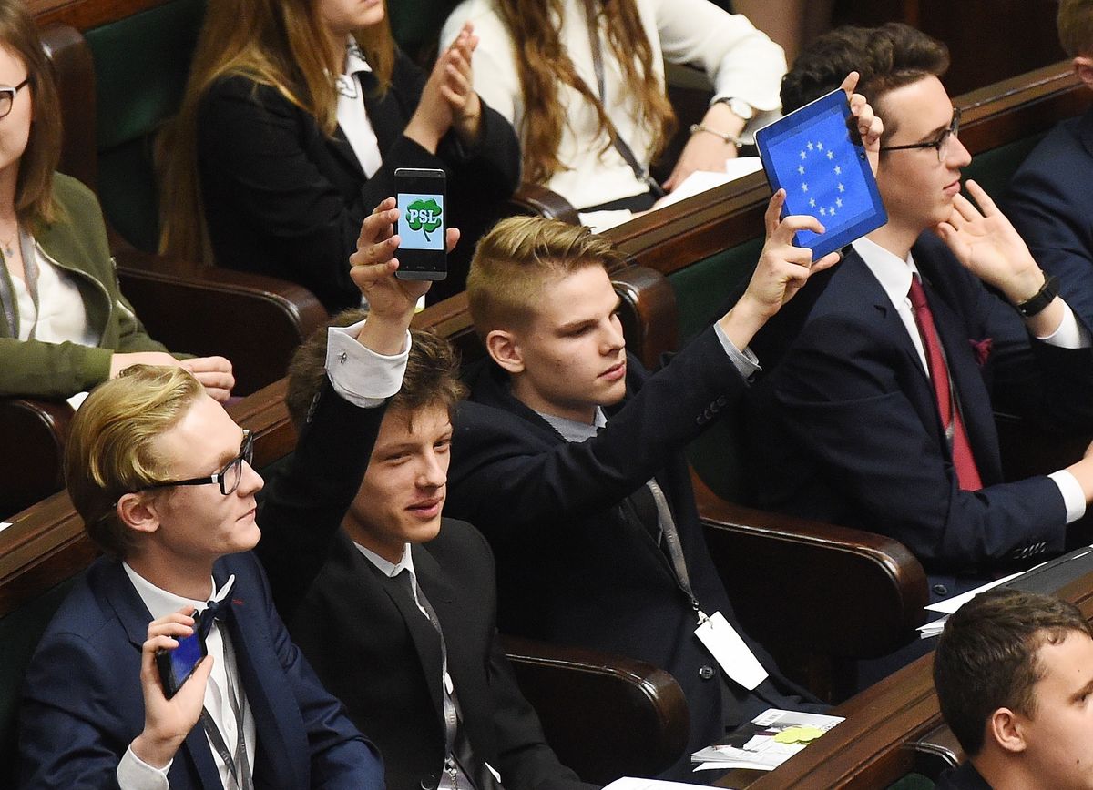 Bunt młodych przeciwko marszałkowi. Zorganizują własny Sejm, szykują protest