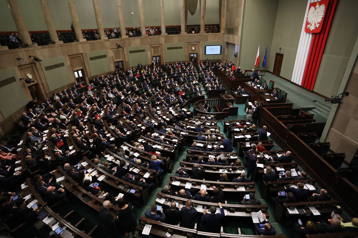 Gorący początek posiedzenia Sejmu. Opozycja chciała przerwania obrad