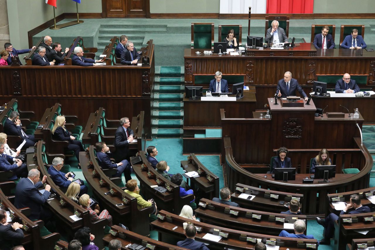 PiS wycofuje projekt dotyczący 30-krotności składek ZUS.  Sławomir Neumann: chociaż raz pochwalę PiS