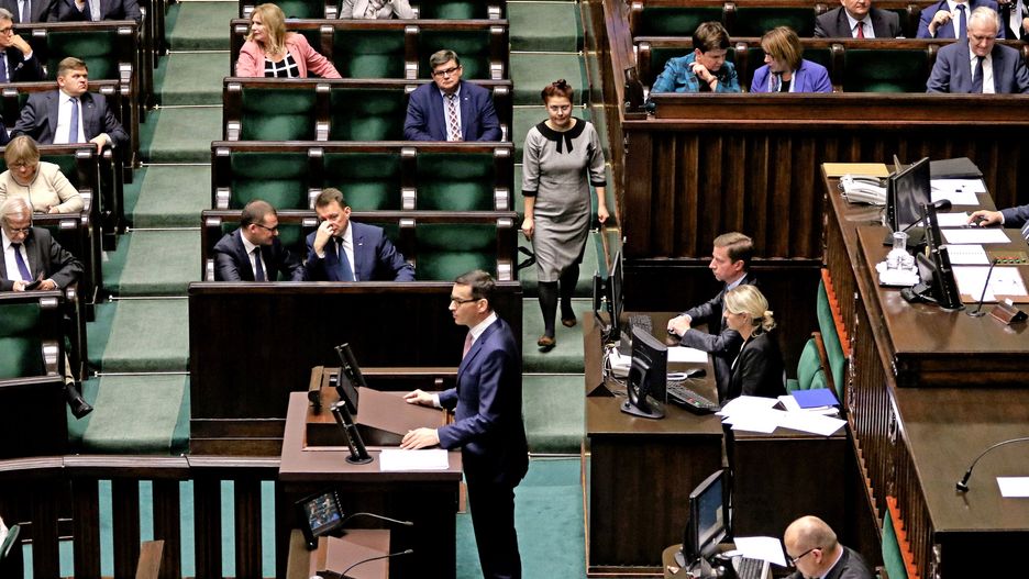 Według dziennikarza FAZ w otoczeniu Jarosława Kaczyńskiego rozpowszechnione są poglądy o sądownictwie jako "narzędziu sprawowania władzy wedle woli partii"