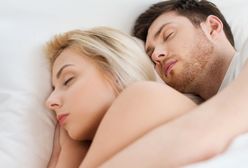 Pozycja, w której śpisz z partnerem, mówi wiele o waszej relacji