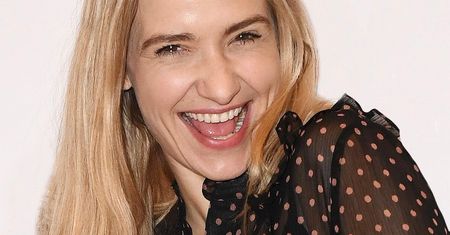 Joanna Koroniewska otworzyła gazetę i nie mogła opanować śmiechu. Wpadka zrobiła jej dzień: "Cóż za początek dnia"