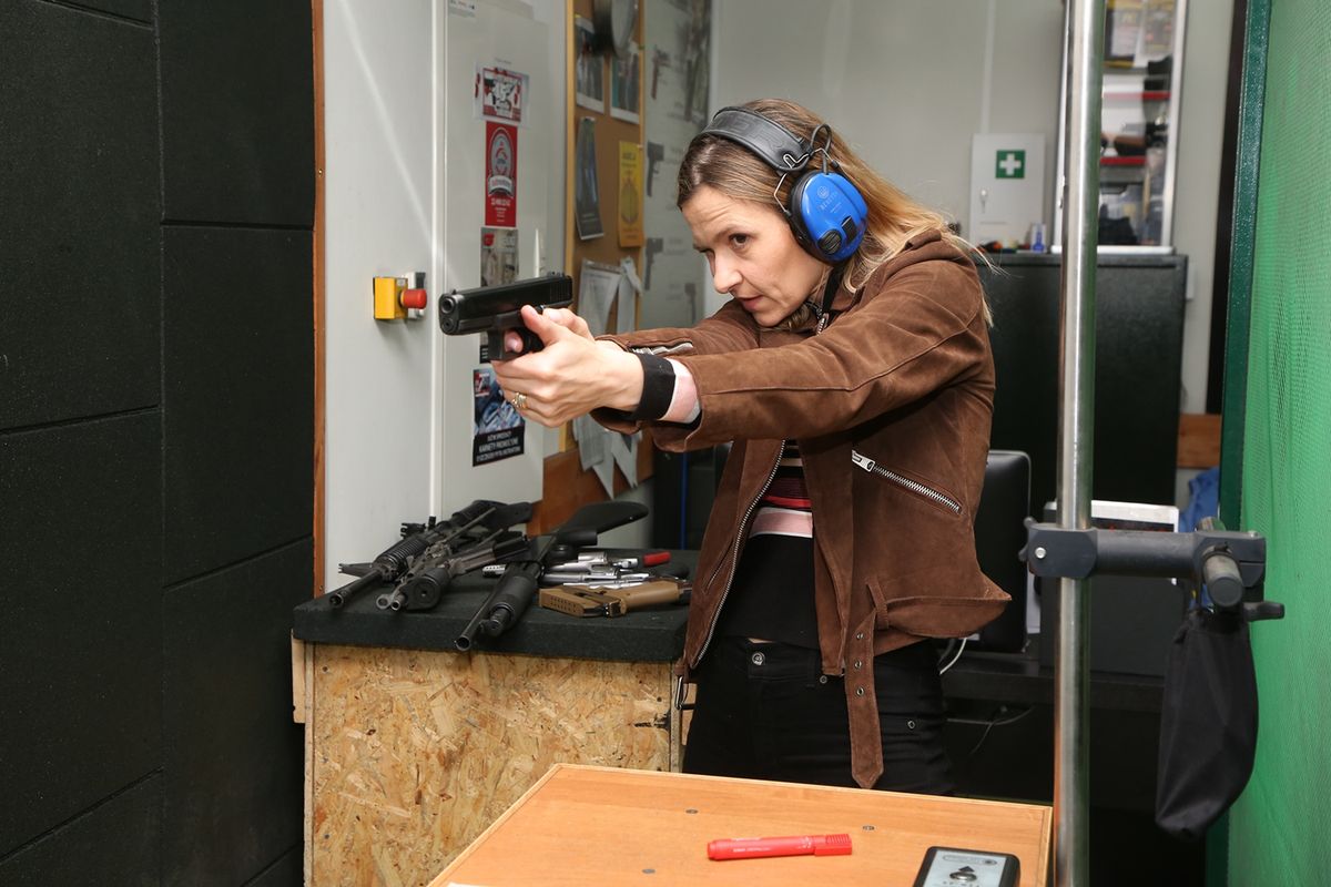 Joanna Koroniewska uczy się strzelać. Wszystko ze względu na nową rolę w serialu "Ślad"