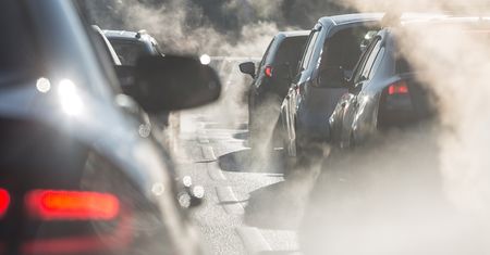 Paryż i Londyn sklasyfikują auta pod względem emisji spalin