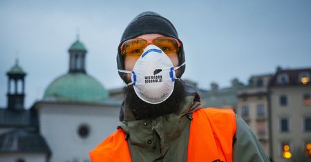 UKOiK przyjrzał się maskom "antysmogowym". Nie jest dobrze
