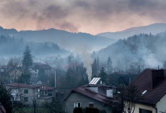 Walka ze smogiem. Sejmowa komisja za karaniem za sprzedaż i import kopciuchów