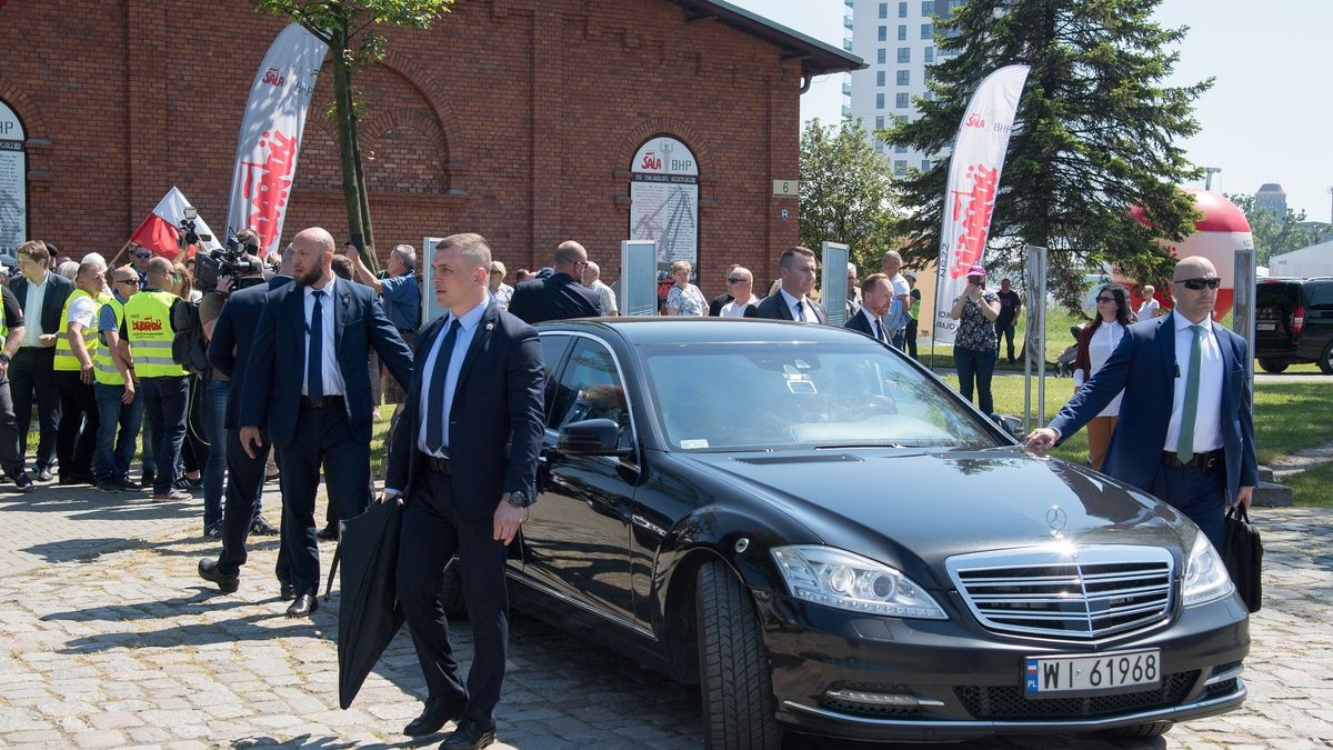 Służba Ochrony Państwa potrzebuje 18 nowych samochodów