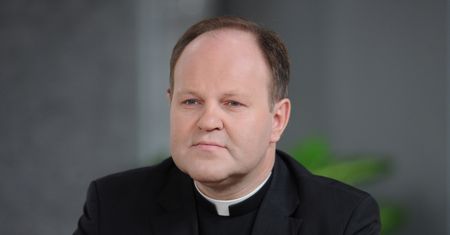 Ksiądz Kazimierz Sowa musiał zmienić plany. Powodem zakaz od biskupa Marka Jędraszewskiego