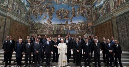 To zdjęcie robi furorę w sieci. Znajdź Beatę Szydło