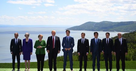 Donald Tusk znów bryluje na Instagramie. Chwali się zdjęciami ze szczytu G7