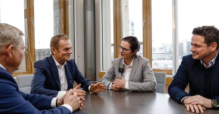 Donald Tusk spotkał się z Aleksandrą Dulkiewicz i Rafałem Trzaskowskim. "Jak zwykle ciekawa rozmowa"