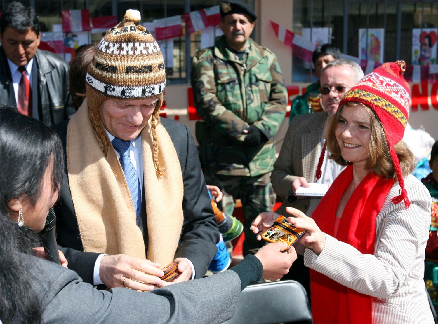 Na początku swojego urzędowania, premier wyruszył do Peru. Później już jednak unikał podobnych wypraw