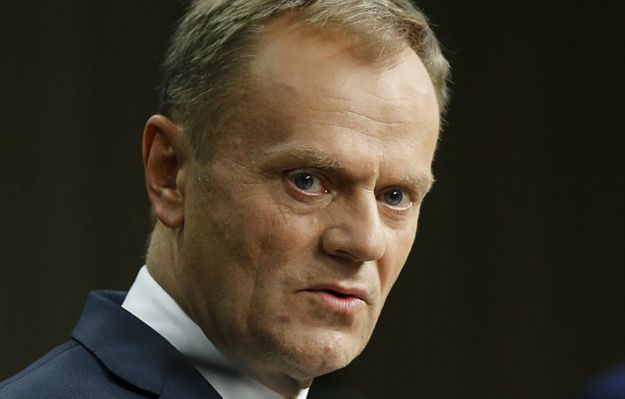 Donald Tusk przyjeżdża na przesłuchanie. Co na to Polacy?