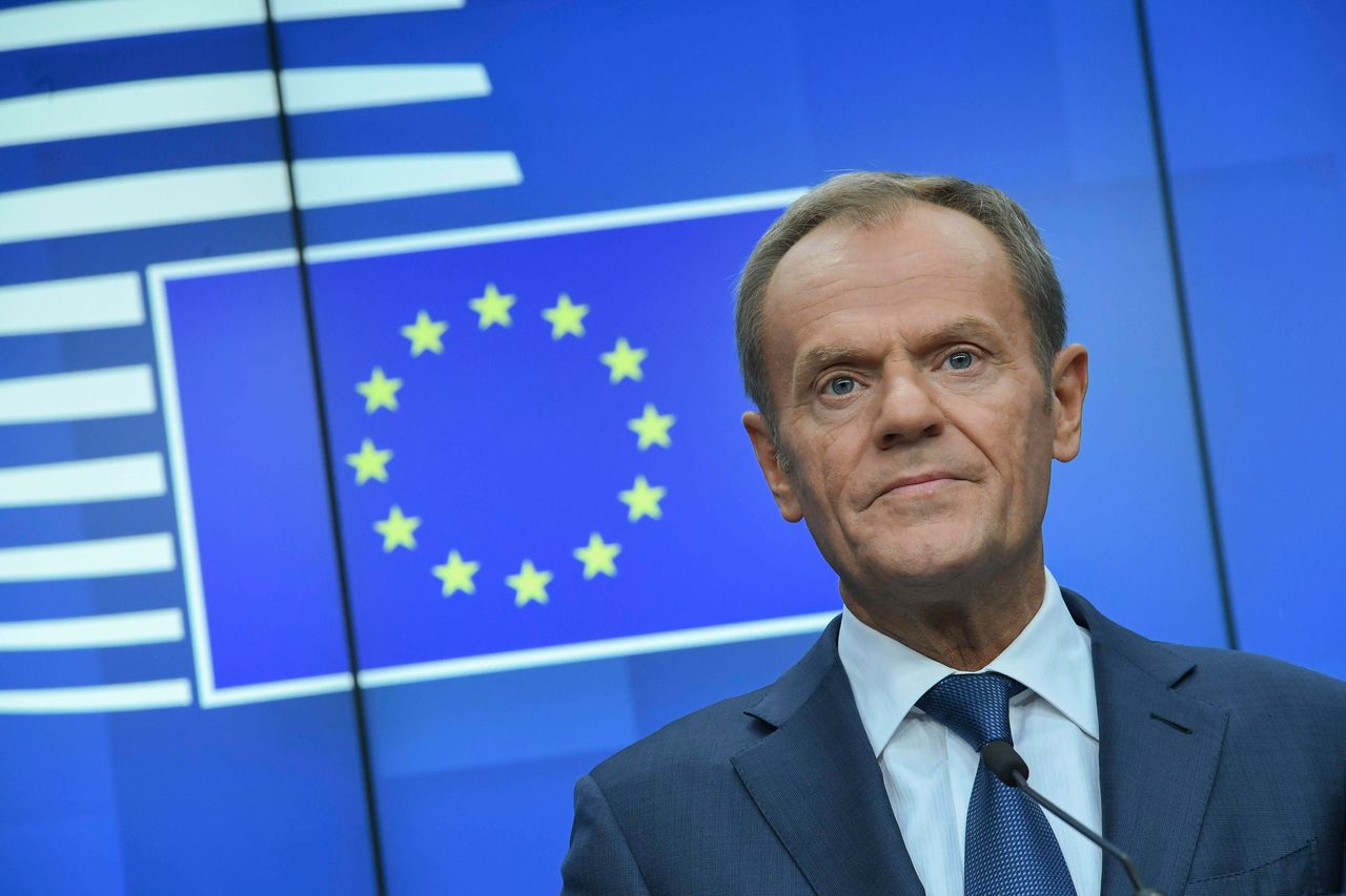 Donald Tusk uchyla rąbka tajemnicy. "Ostatnie wpisy"