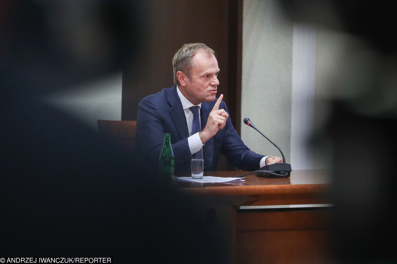 Donald Tusk przed komisją śledczą ds. VAT. Roman Giertych wysyła sygnał, że szef RE stawi się na przesłuchanie