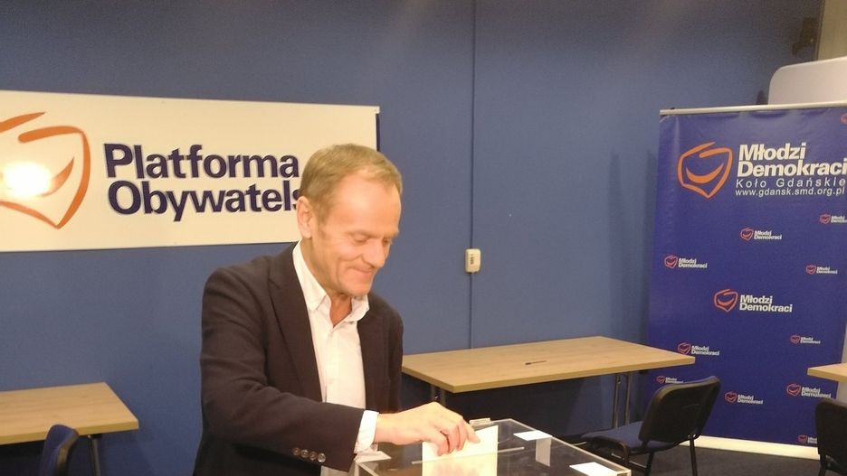 Donald Tusk wziął udział w głosowaniu na szefa PO