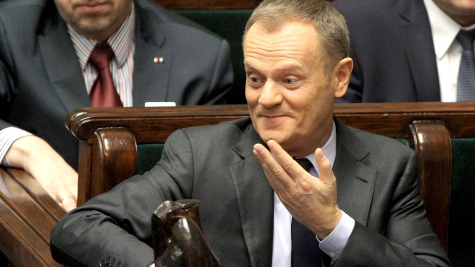 Tablica z nazwiskiem Donalda Tuska ma wrócić na ścianę po remoncie
