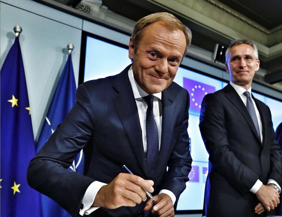 Donald Tusk liderem badania zaufania 