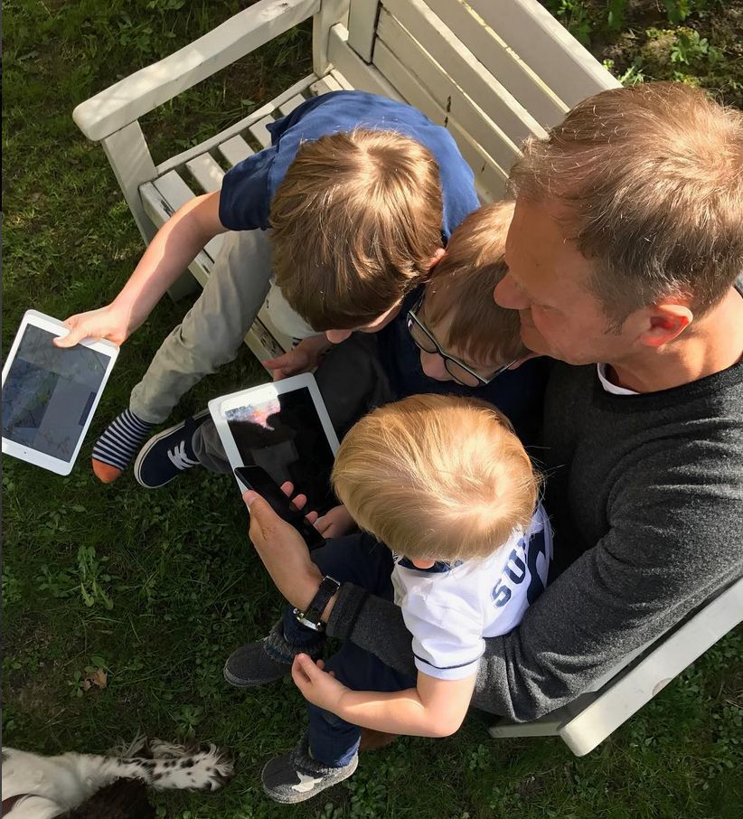 Wałęsa jak Tusk. Politycy debiutują na Instagramie 