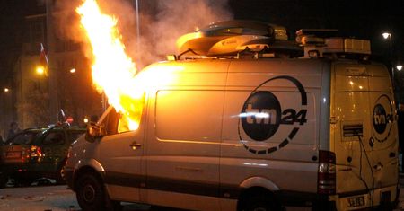 Spalił wóz transmisyjny TVN-u. Chciał uciec przed karą więzienia