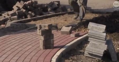 Wpadka na budowie w Dąbrowie Górniczej (WIDEO)