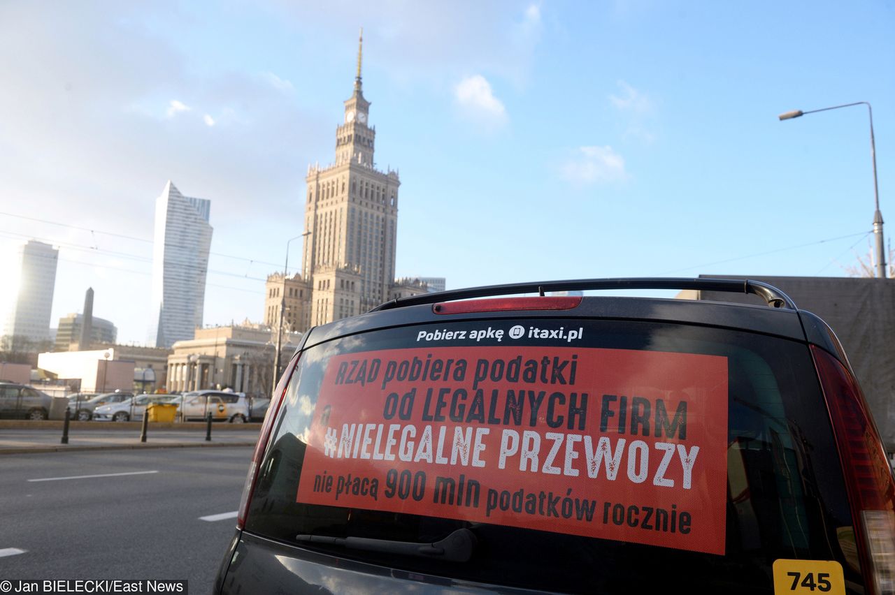 Strajk taksówkarzy pokryje się nauczycielami. Rząd ma 7 dni by rozwiązać problem