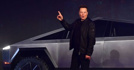 Elon Musk, CEO Tesli i SpaceX urządził sobie kolejną przejażdżkę Cybertruckiem. Do sieci trafiło nowe nagranie