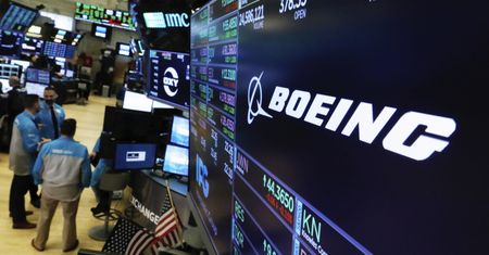 Boeing 737 MAX uziemiony przynajmniej do połowy roku. Kolejne problemy giganta