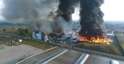 Myszków: Ogromny pożar w zakładzie recyklingu. Strażacy opanowali ogień