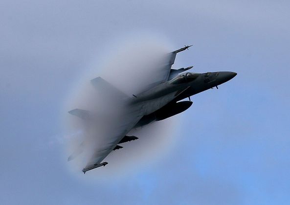 Katastrofa wojskowego myśliwca F/A-18E w Dolinie Śmierci. Co najmniej 7 osób rannych