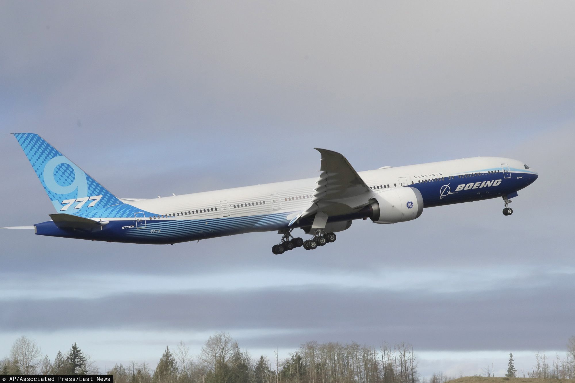 Boeing 777X wzbił się w powietrze.