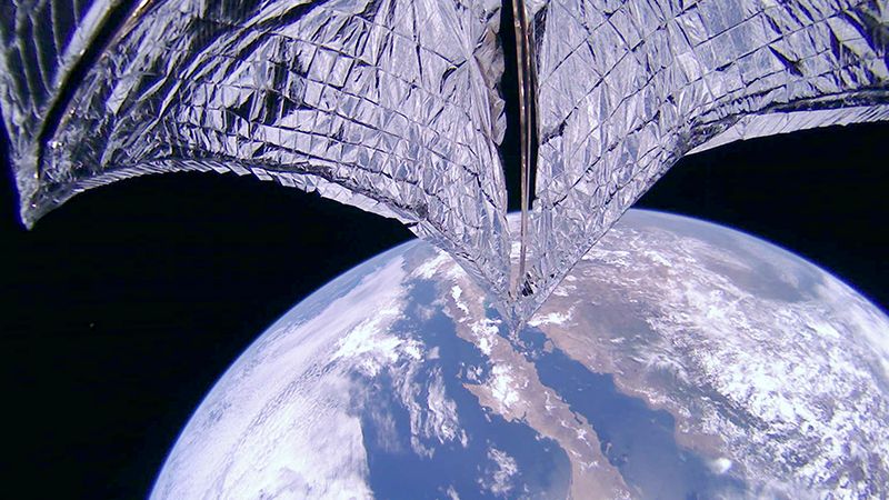 Satelita LightSail 2 odniosła sukces. 