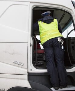 Miał 2,7 promila i kierował tirem. W szoferce leżały butelki po wódce