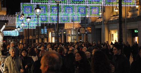 Cała Mosina na Oxford Street, Sulęcin na Polach Elizejskich? Takie tłumy odwiedzają najatrakcyjniejsze ulice handlowe Europy